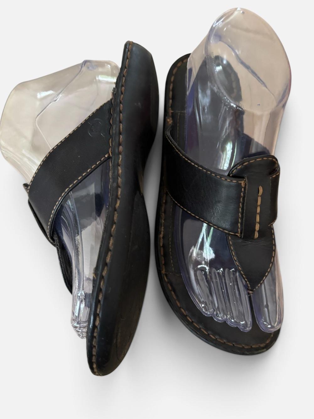 Born Black Leather Classic Slip On Thong Sandals Size 7 - Picture 3 of 6